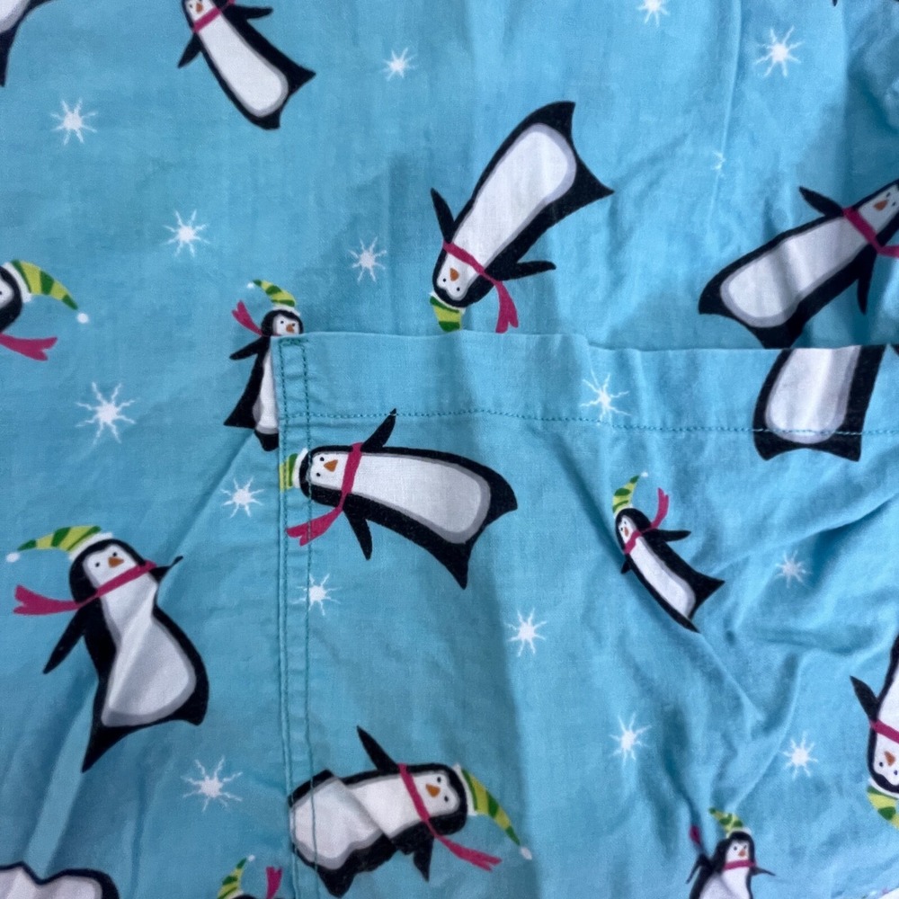 Handmade Womens Scrub Top Penguins Blue Winter‎ Novelty Fabric Large V-Neck